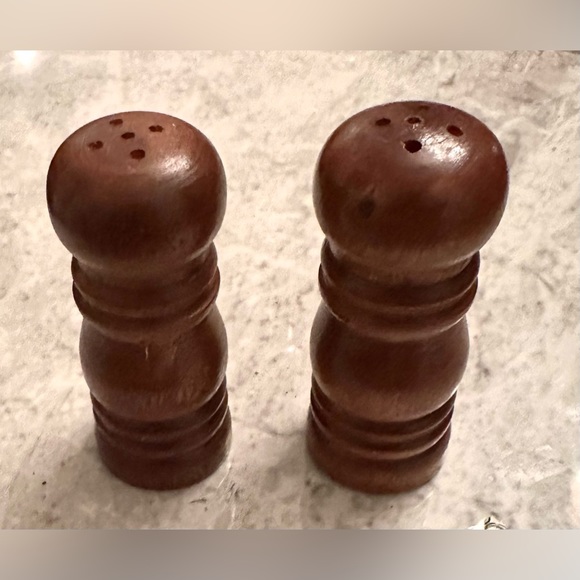 Vintage PUERTO Wooden Salt & Pepper Shaker Set - Picture 3 of 6